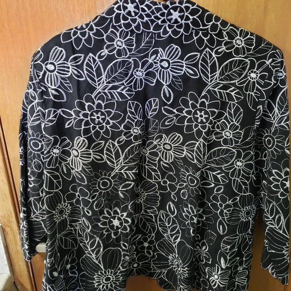 Embroidered jacket, size 3X - Picture 4 of 4